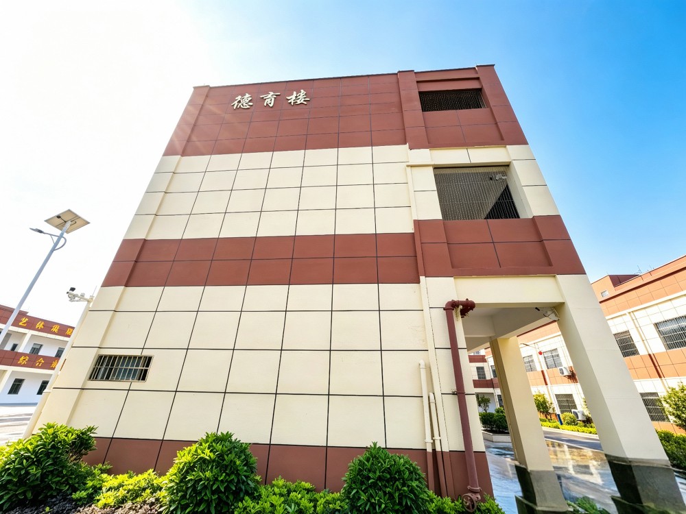 玉树正规孩子叛逆管教学校联系电话